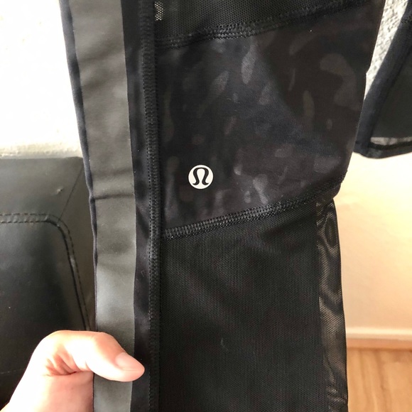 Lululemon Black mesh+pattern Capri high waist - Picture 6 of 8
